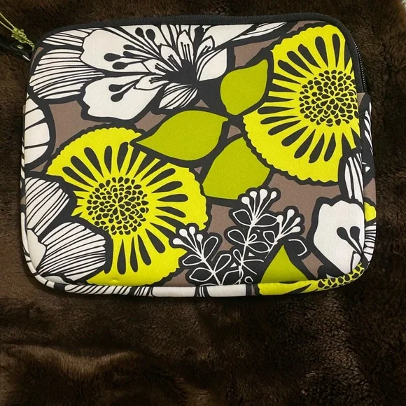 NWT Vera Bradley NEOPRENE TABLET SLEEVE 113049-160 Citron - Picture 3 of 3